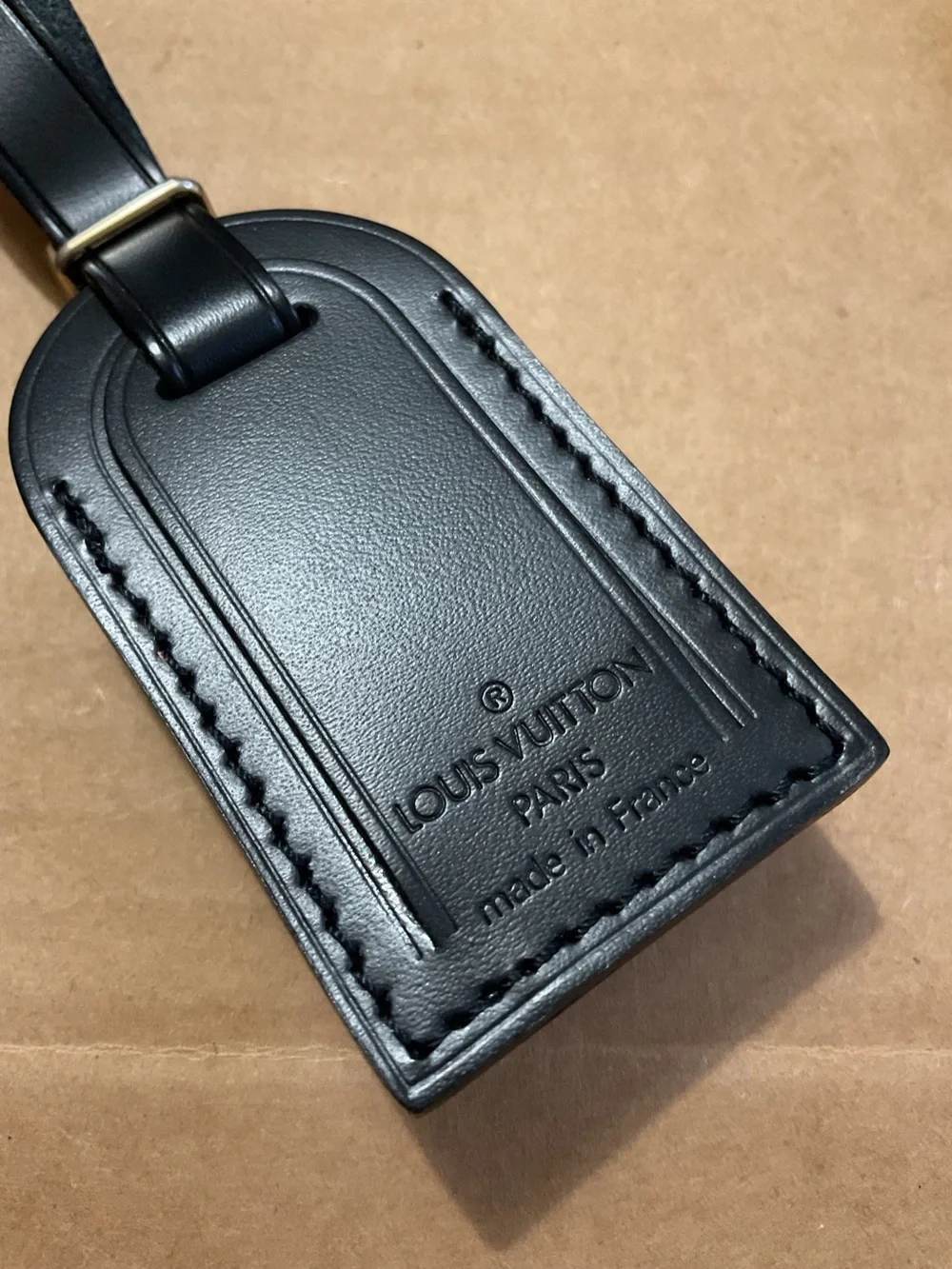 ✅LV PICK 1 AUTHENTIC LV LEATHER TAG +free fashion keychain